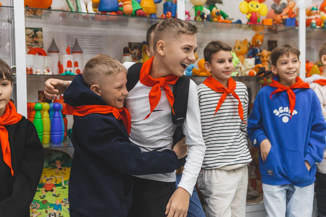 НОВОГОДНЕЕ ПУТЕШЕСТВИЕ «НАЗАД В СССР»